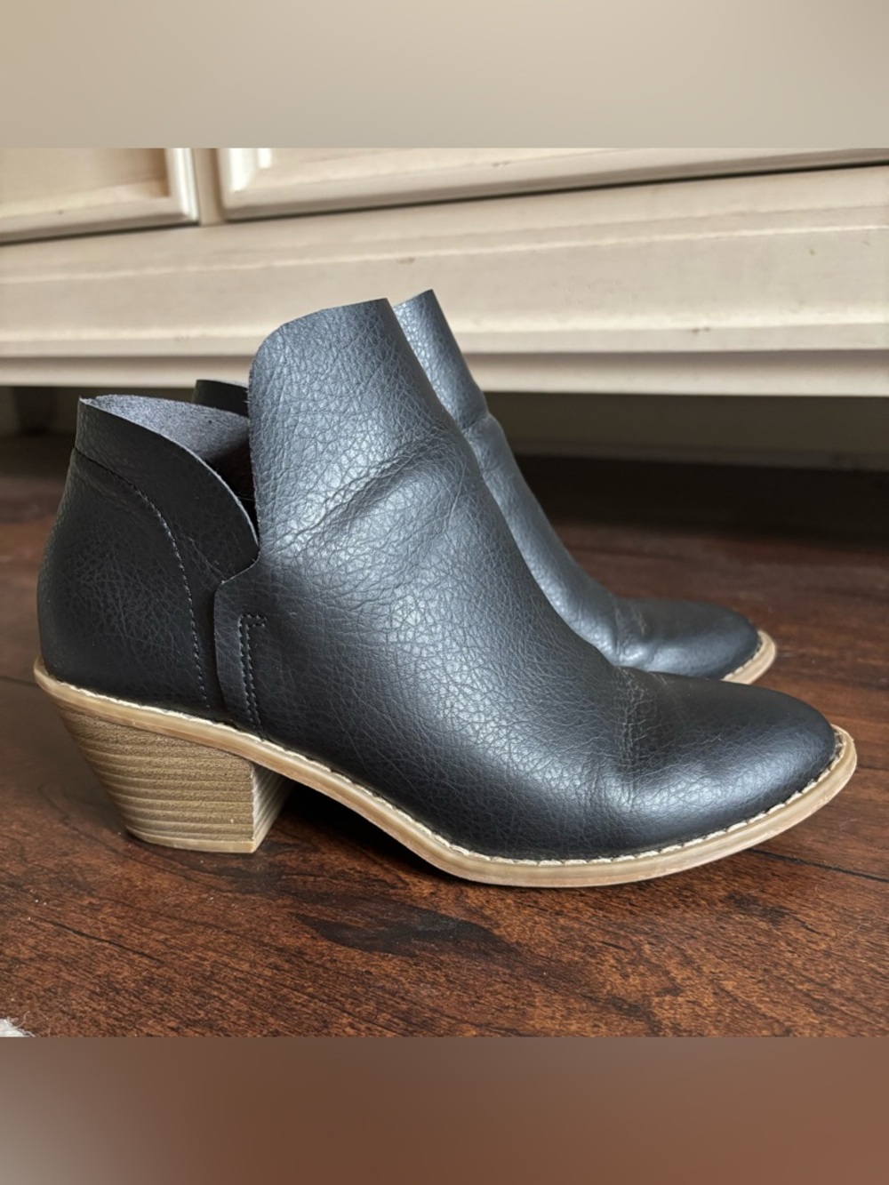 Universal Thread Black Faux Leather Ankle Booties